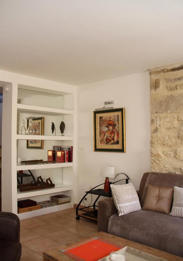 Agreable Maison De Ville Eyragues Exterior foto