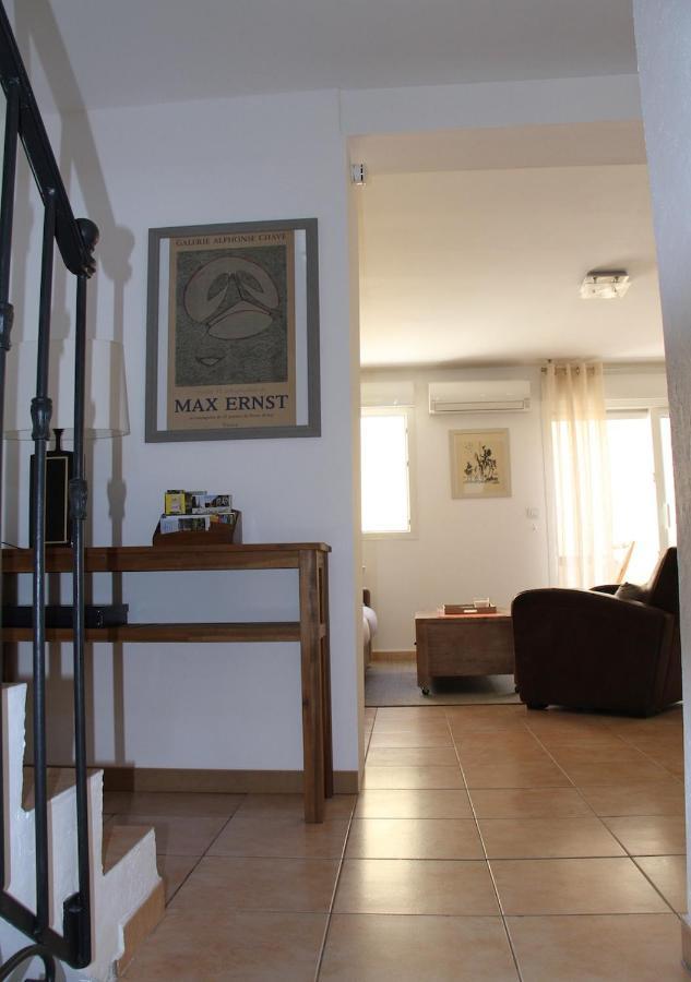 Agreable Maison De Ville Eyragues Exterior foto